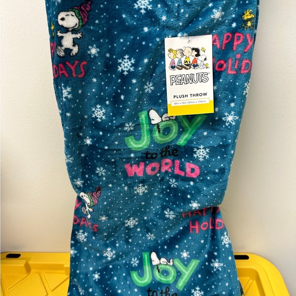 Peanuts Christmas throw blanket - Blue with Festive Design